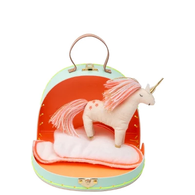 Meri-Meri Meri Meri Unicorn Mini Suitcase Doll (Pack Of 1) 4 Meri-Meri Meri Meri Unicorn Mini Suitcase Doll (Pack Of 1) - Image 4