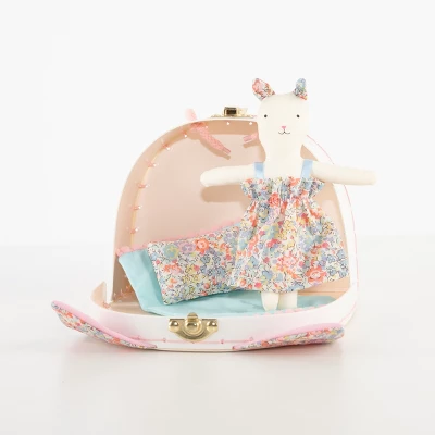 Meri-Meri Meri Meri Floral Kitty Mini Suitcase Doll (Pack Of 1) 2 Meri-Meri Meri Meri Floral Kitty Mini Suitcase Doll (Pack Of 1) - Image 2